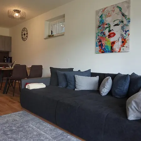 Karasek Deluxe Apartment Sattendorf