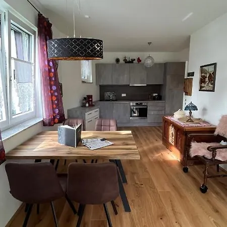 Karasek Deluxe Sattendorf